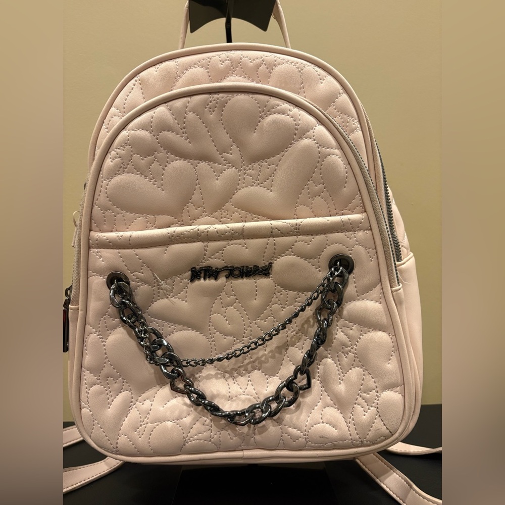 🍀Betsey Johnson Pale Pink Quilted Heart Backpack with Chain Detail